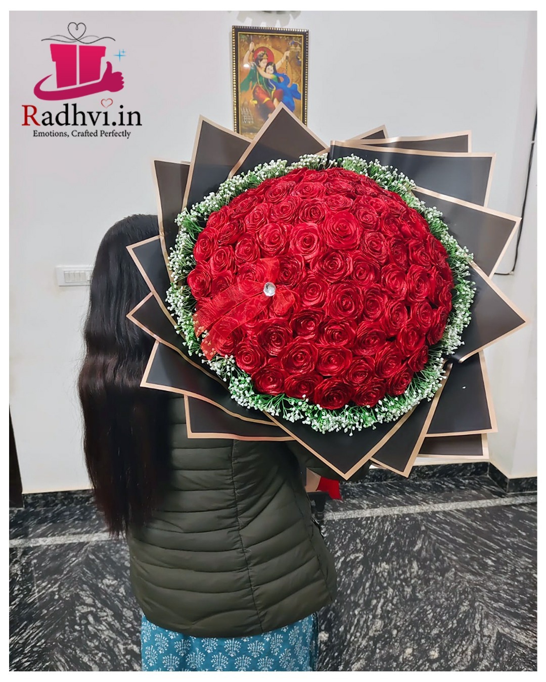 Luxury 80 Red Roses Bouquet thumbnail 5